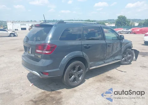 2018 Dodge Journey Crossroad z USA, uszkodzony, nr VIN 3C4PDCGG0JT490225